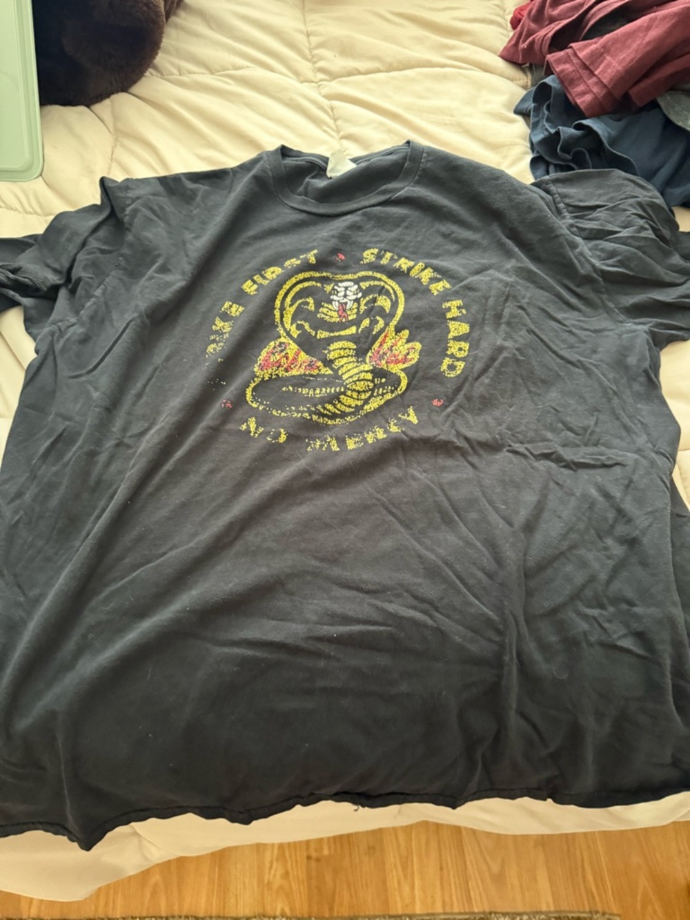 Men's Black Graphic Cobra Crew Neck T-Shirt